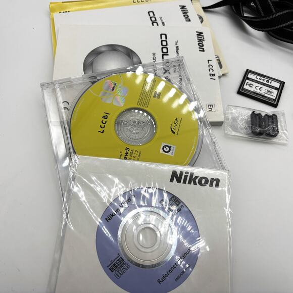 Nikon Coolpix 4500 Digital Camera Case 2 Batteries 4.0MP Accessories 4X Zoom - Picture 3 of 11